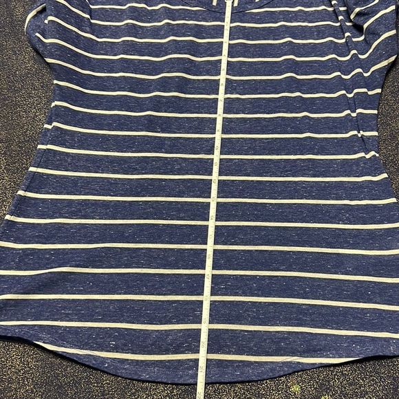 Ricki’s tee - Picture 4 of 9